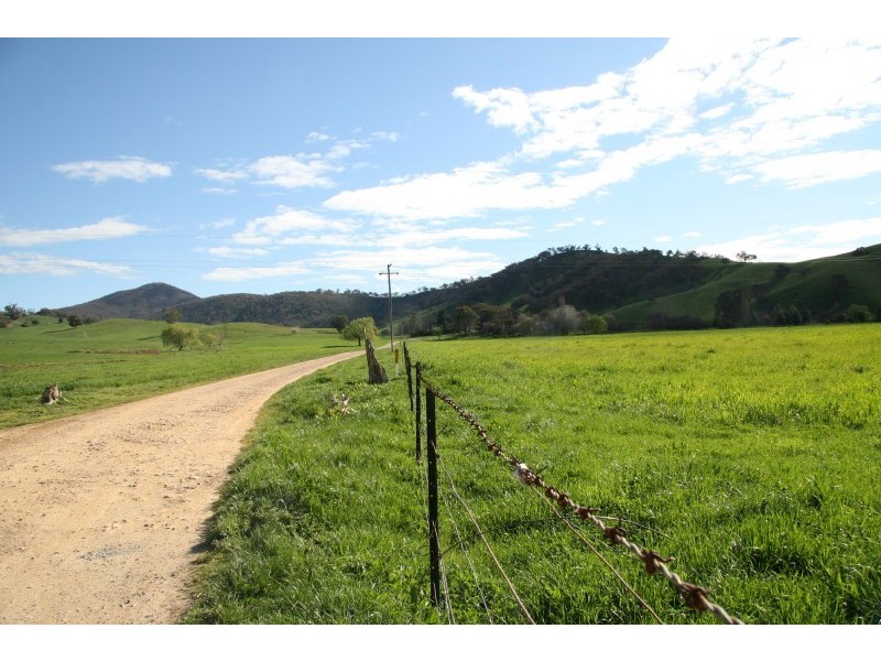 * Butler’s Lane, Tumut NSW 2720