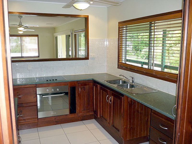 110 russell, Edge Hill QLD 4870