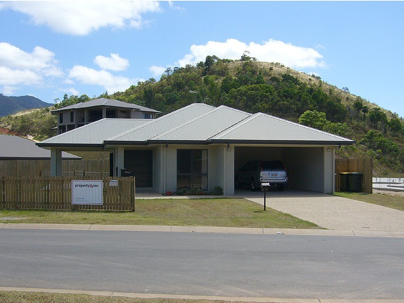 50 sunbird drive, Woree QLD 4868