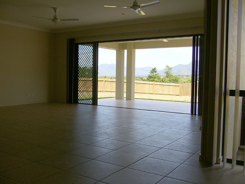 50 sunbird drive, Woree QLD 4868