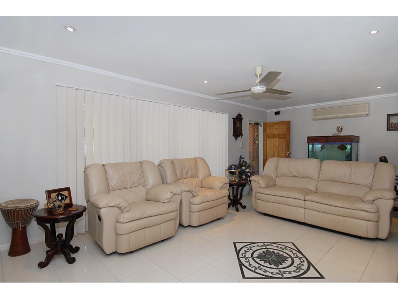 9 HUDSON, Whitfield QLD 4870