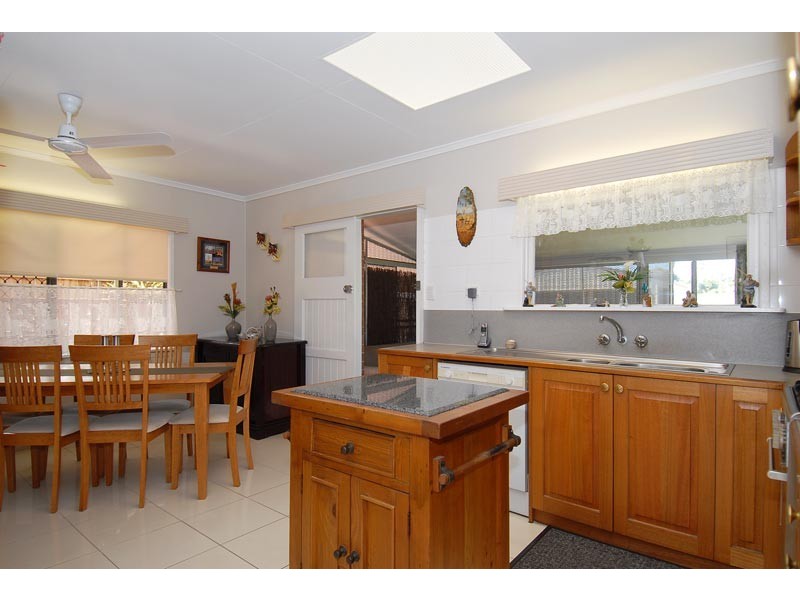 9 HUDSON, Whitfield QLD 4870