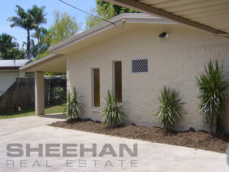 7 Denman Close, Manoora QLD 4870