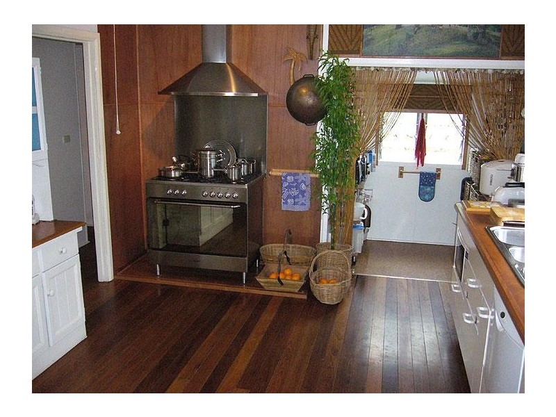 145 O’Shea Esplanade, Machans Beach QLD 4878