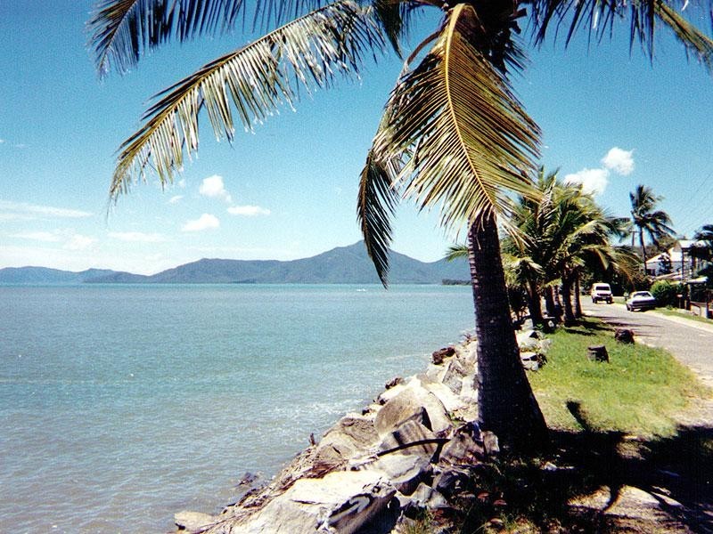 145 O’Shea Esplanade, Machans Beach QLD 4878