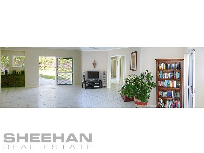 7 woodmont place, Mooroobool QLD 4870