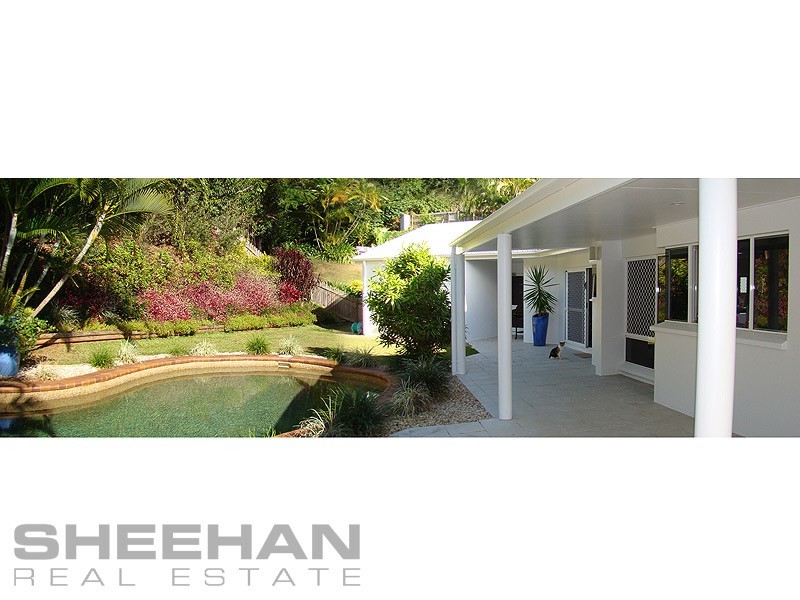 7 woodmont place, Mooroobool QLD 4870