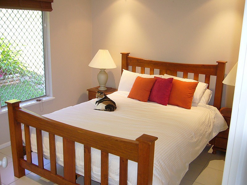 7 woodmont place, Mooroobool QLD 4870