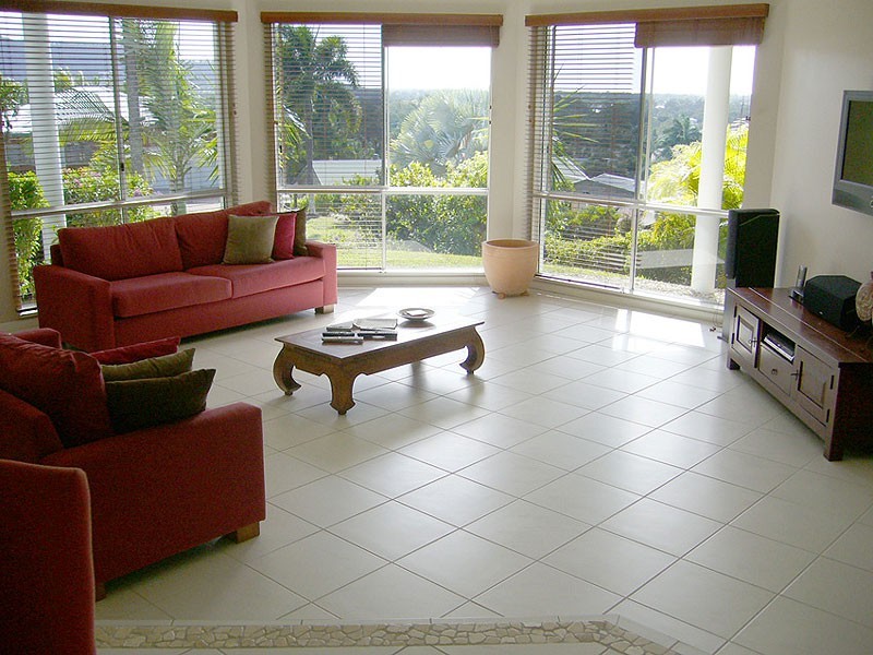 7 woodmont place, Mooroobool QLD 4870