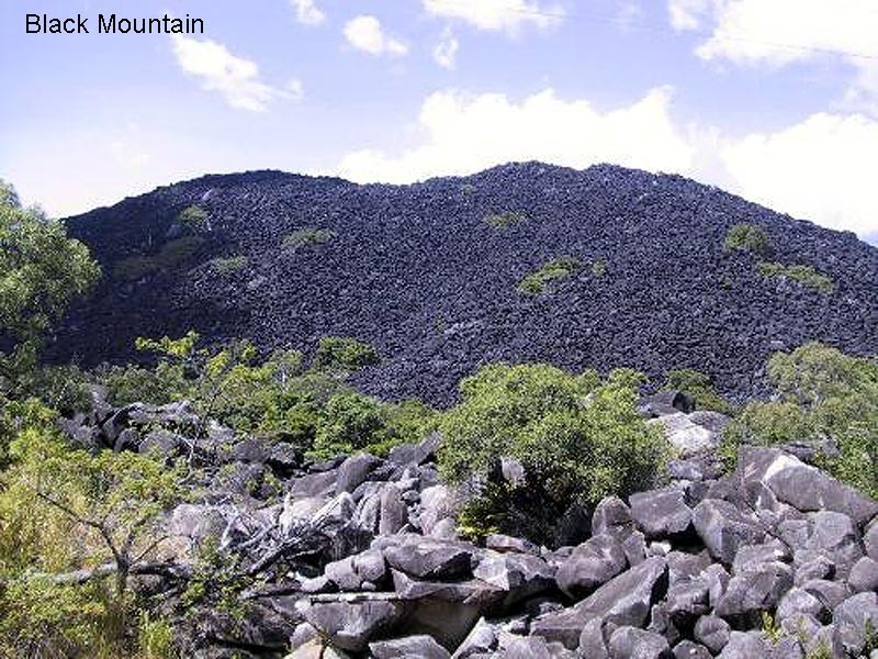 7 MUNGUMBY, Rossville QLD 4871