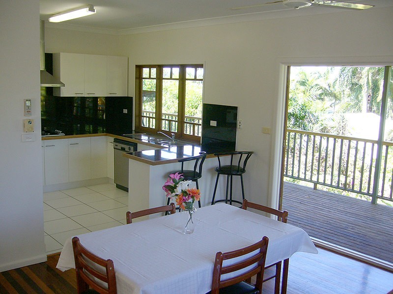 7 Torazzi Place, Mooroobool QLD 4870