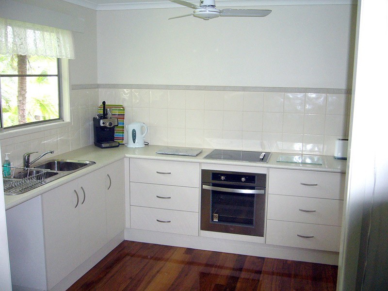 15 IONA CLOSE, Edge Hill QLD 4870