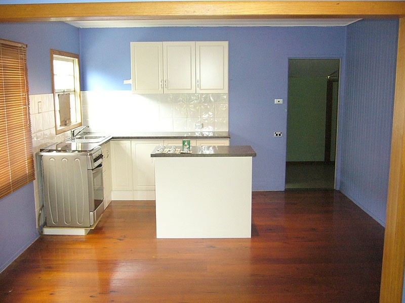 9 Perkins St., Manoora QLD 4870