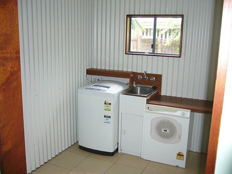 9 Perkins St., Manoora QLD 4870