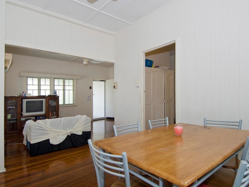 11 JOAN ST., Bungalow QLD 4870