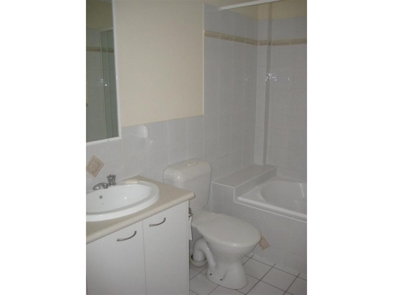 62/316 Long Street East, Graceville QLD 4075