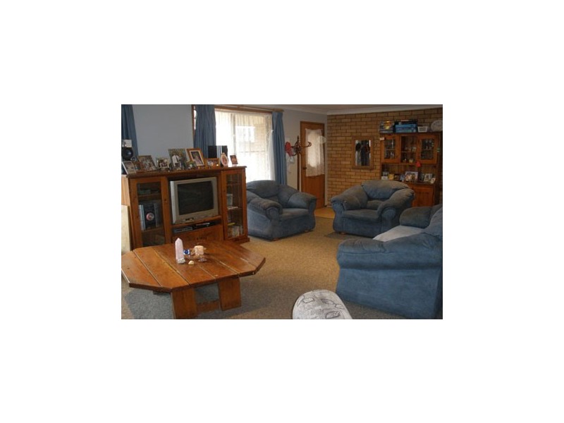 7 Lindon Crescent, Kootingal NSW 2352