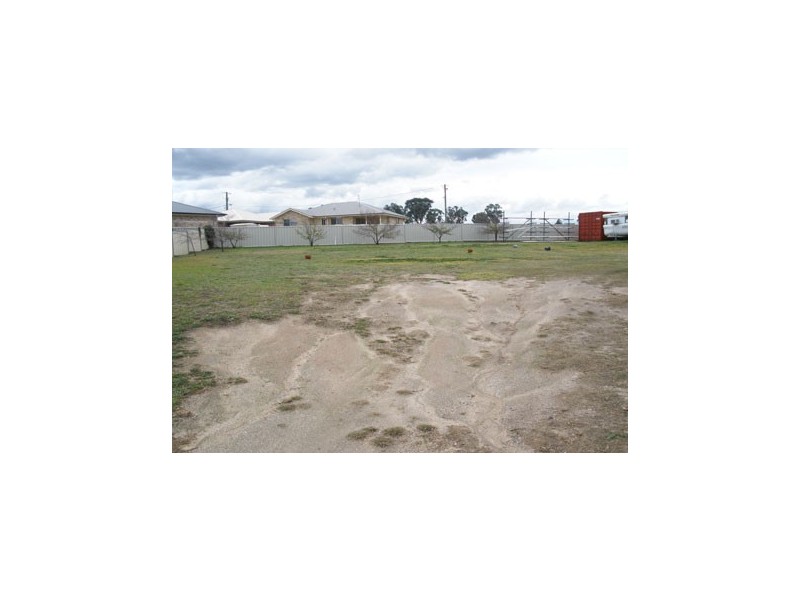 7 Lindon Crescent, Kootingal NSW 2352