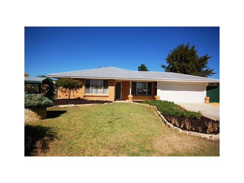 11 CANOPY CRT, Banksia Grove WA 6031