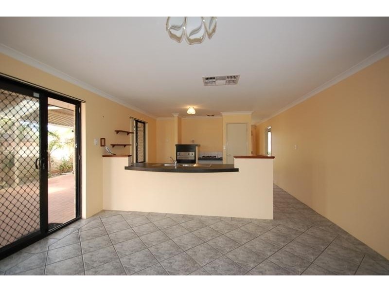 33 MONALTRIE LOOP, Carramar WA 6031