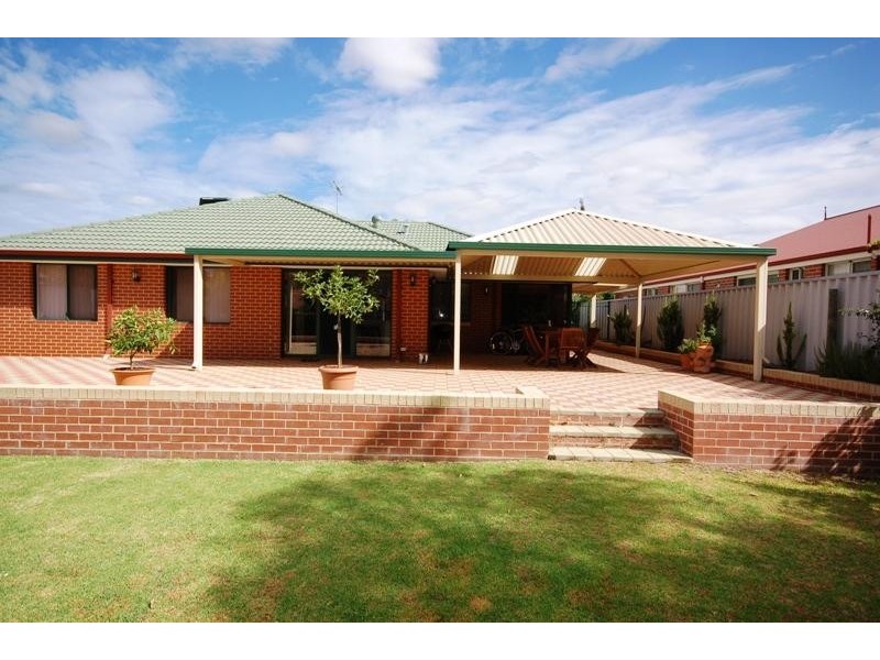 7 MONALTRIE LOOP, Carramar WA 6031