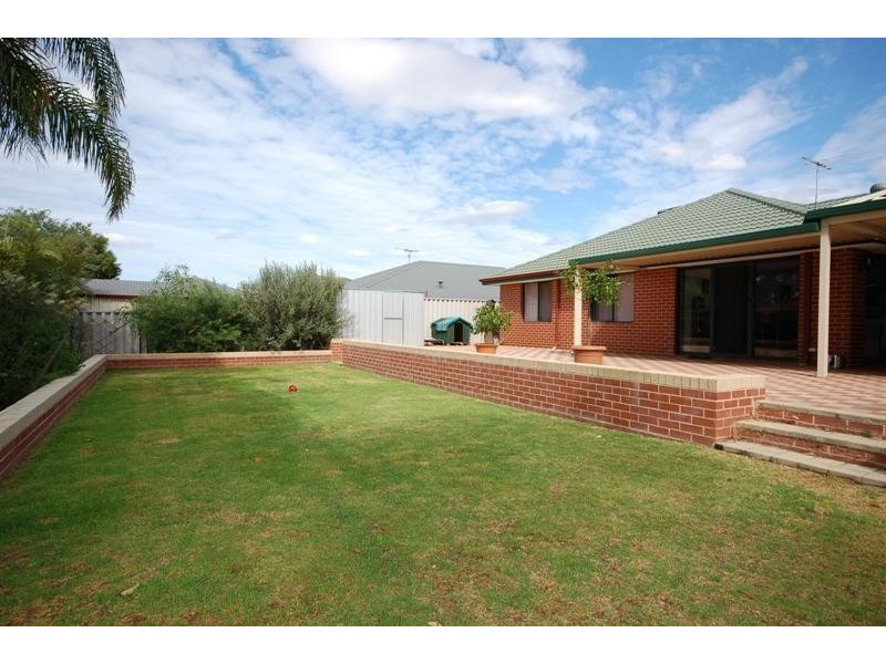 7 MONALTRIE LOOP, Carramar WA 6031