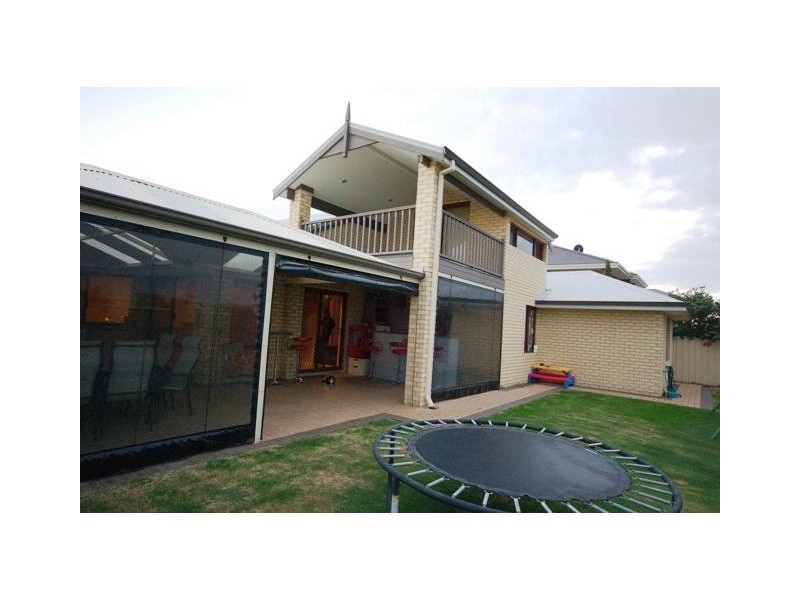 15 Narrien Loop, Hocking WA 6065