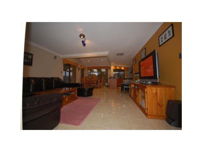 15 Narrien Loop, Hocking WA 6065