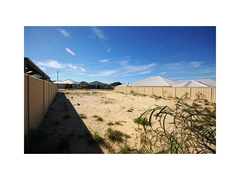 32 Sundowner Mndr, Banksia Grove WA 6031