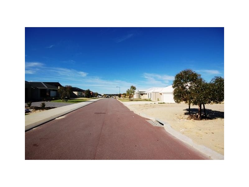 32 Sundowner Mndr, Banksia Grove WA 6031