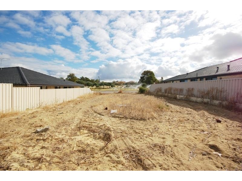 17 MESSINA DRIVE, Sinagra WA 6065