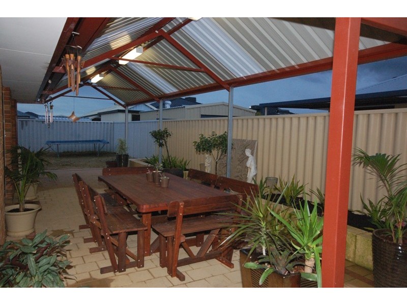 42 Alpina Prom, Banksia Grove WA 6031