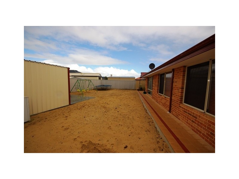 42 Alpina Prom, Banksia Grove WA 6031