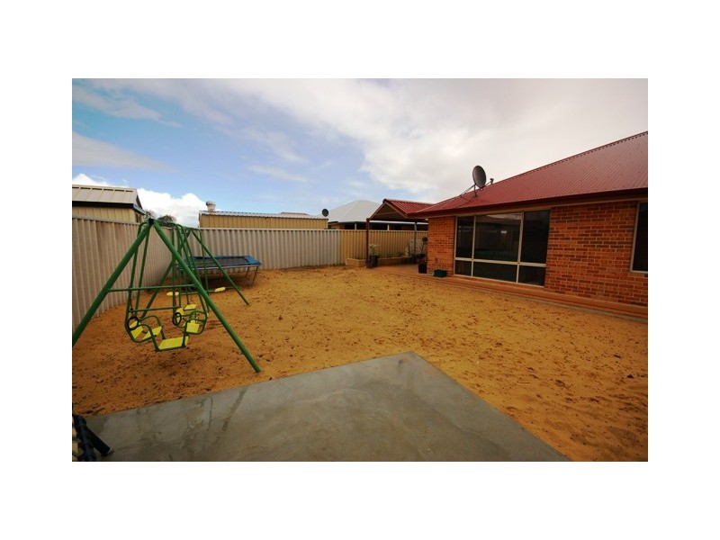 42 Alpina Prom, Banksia Grove WA 6031