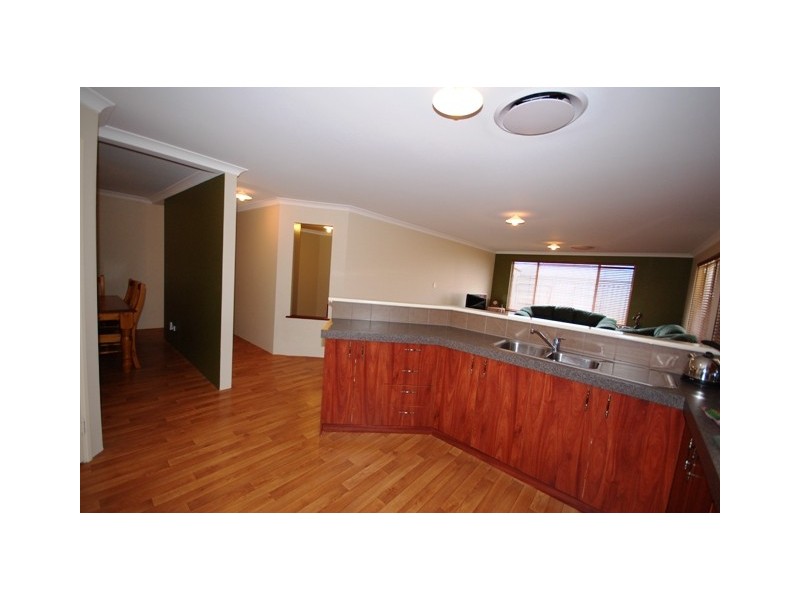 42 Alpina Prom, Banksia Grove WA 6031