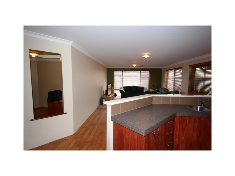 42 Alpina Prom, Banksia Grove WA 6031