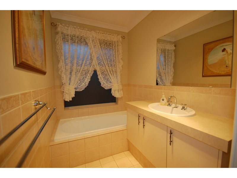 42 Alpina Prom, Banksia Grove WA 6031