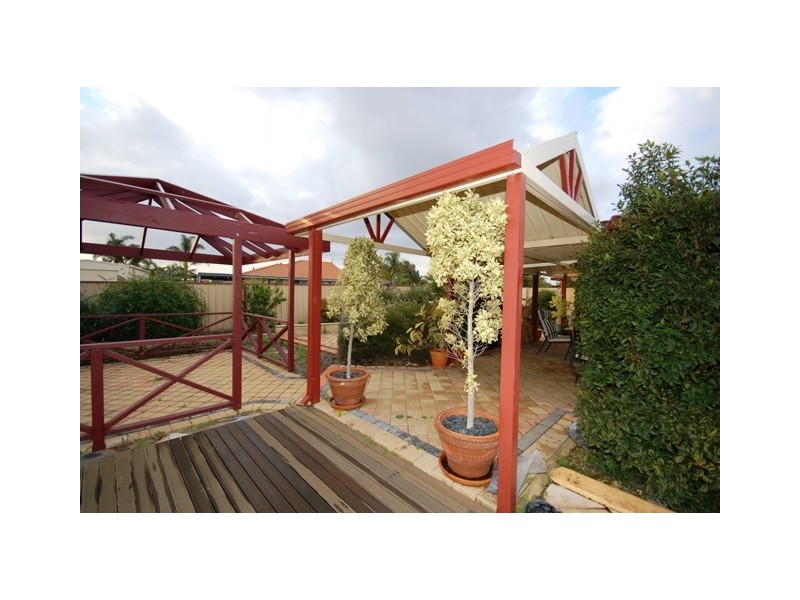 42 Houghton Drive, Carramar WA 6031