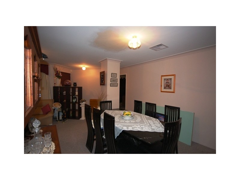 42 Houghton Drive, Carramar WA 6031