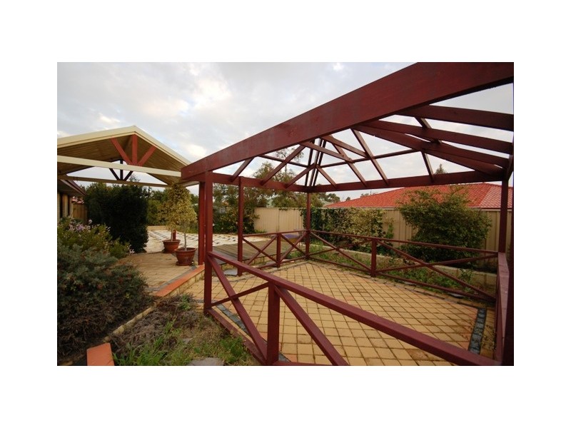 42 Houghton Drive, Carramar WA 6031