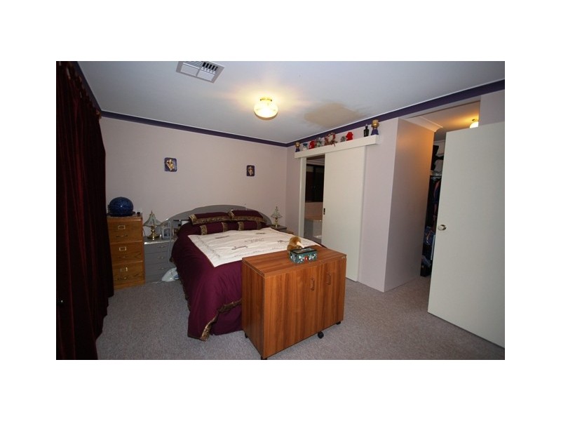 42 Houghton Drive, Carramar WA 6031