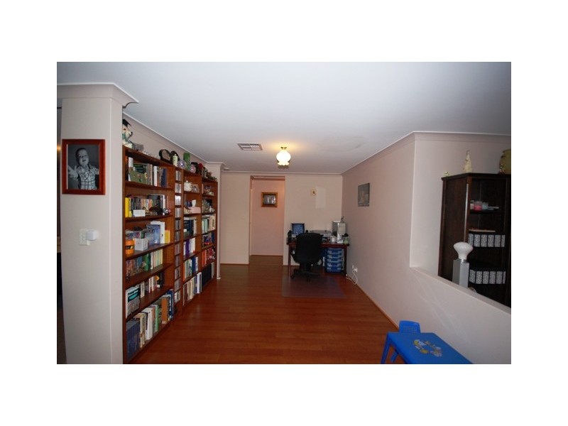 42 Houghton Drive, Carramar WA 6031