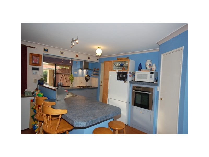 42 Houghton Drive, Carramar WA 6031