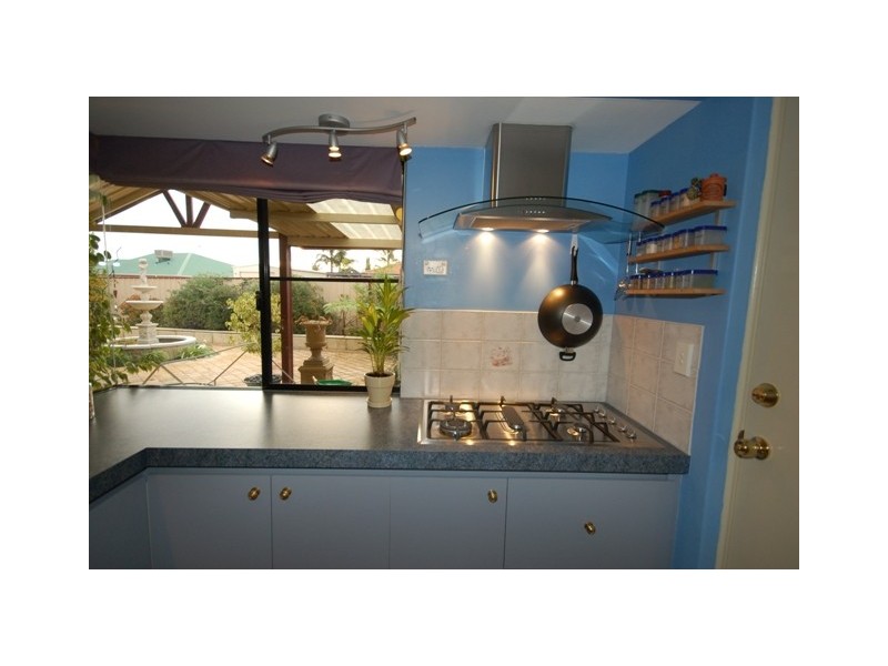 42 Houghton Drive, Carramar WA 6031