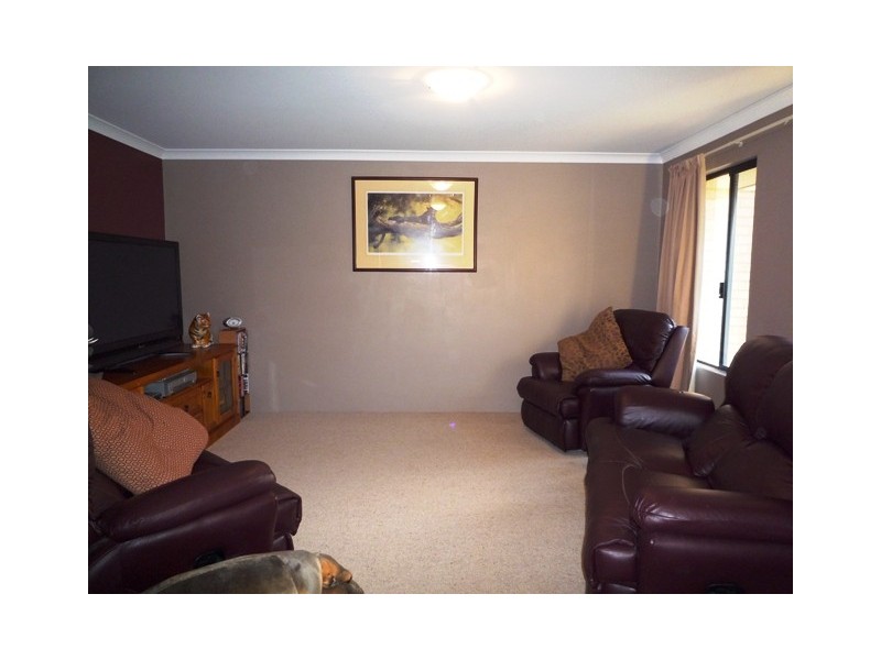 49 Palmerston Cres, Tapping WA 6065