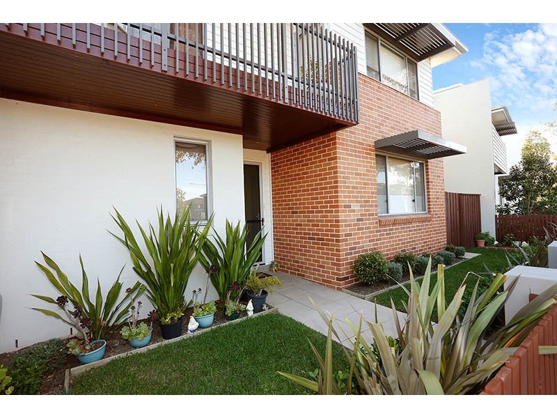 32 Caddies Boulevard, Rouse Hill NSW 2155