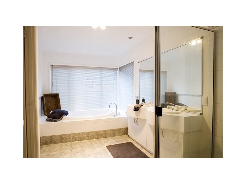 15 Bluegum Grove, Glenwood NSW 2768