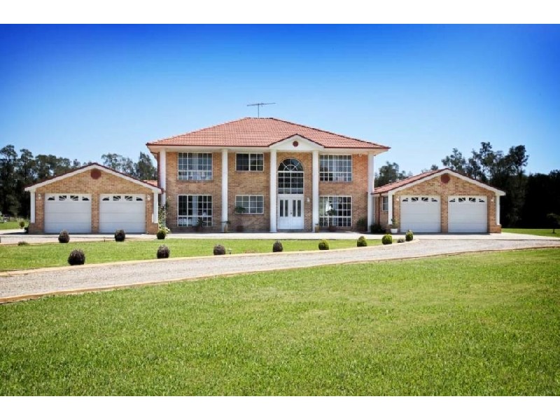 26 Kelvin Park Dr, Bringelly NSW 2556