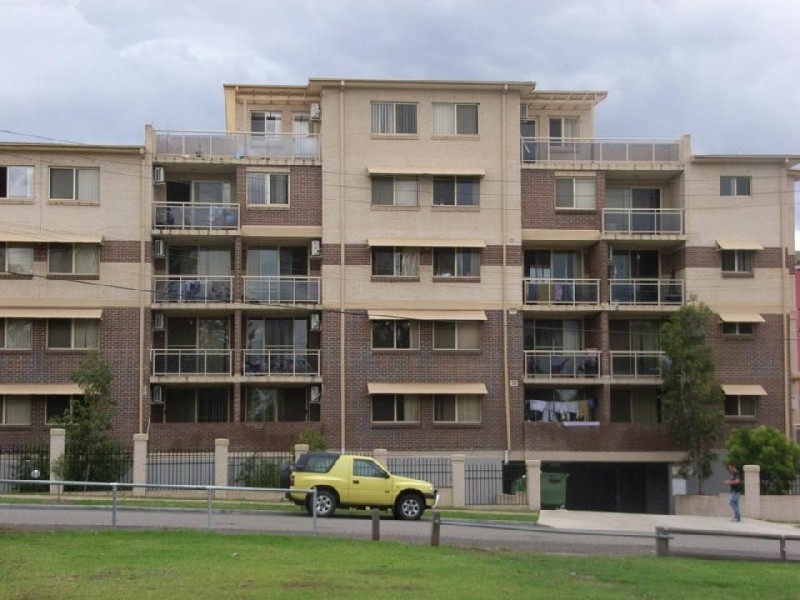 Unit 13, 14-18 Fourth Ave, Blacktown NSW 2148