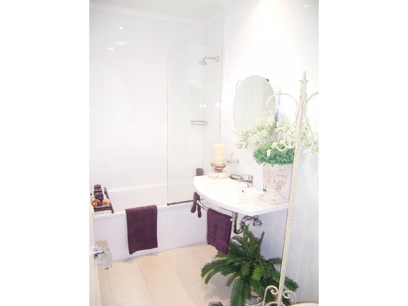 Point Frederick NSW 2250